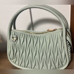 Chic Quilted Shoulder Bag - Light Green